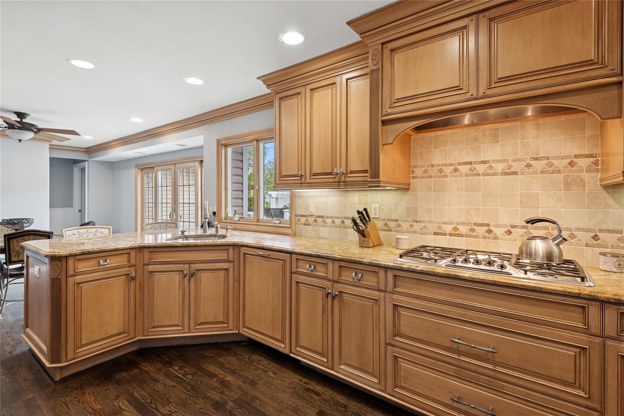 182 S Plaisted Avenue, Hauppauge, New York image 8