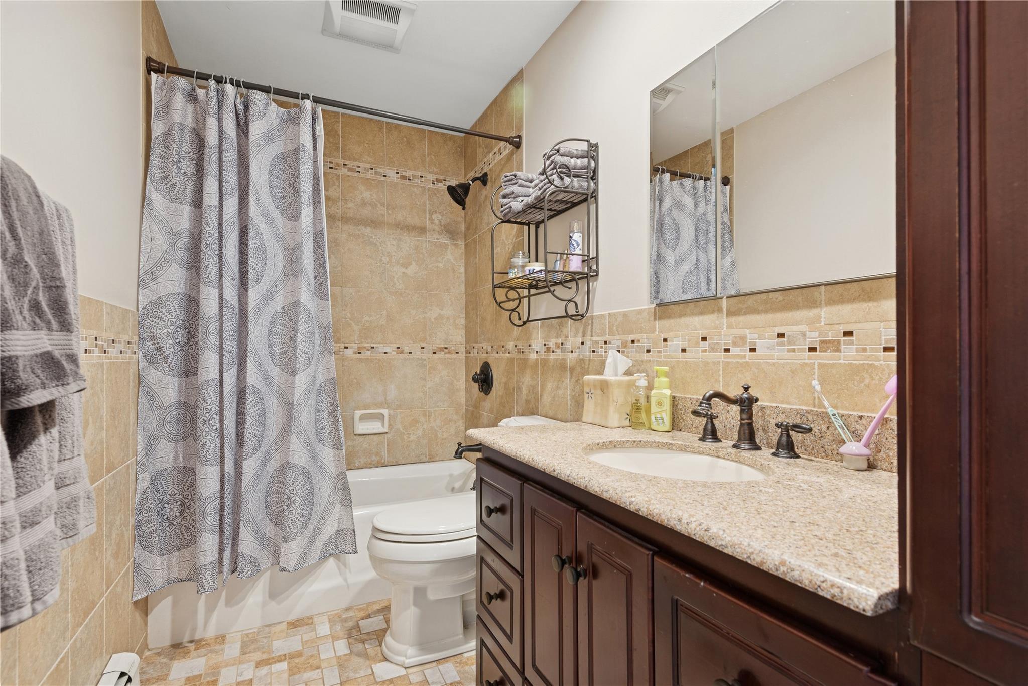 182 S Plaisted Avenue, Hauppauge, New York image 16