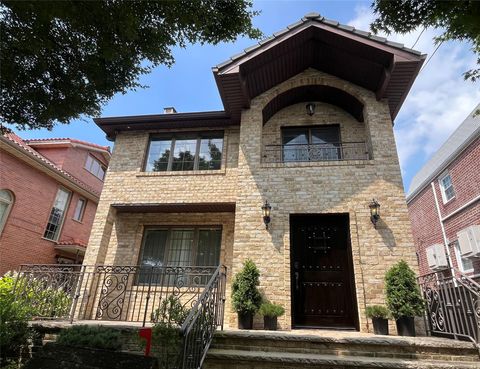 3912 215th Place Bayside NY 11361