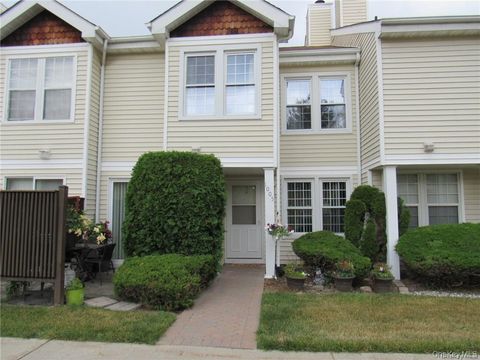 1005 Whispering Hills Chester NY 10918