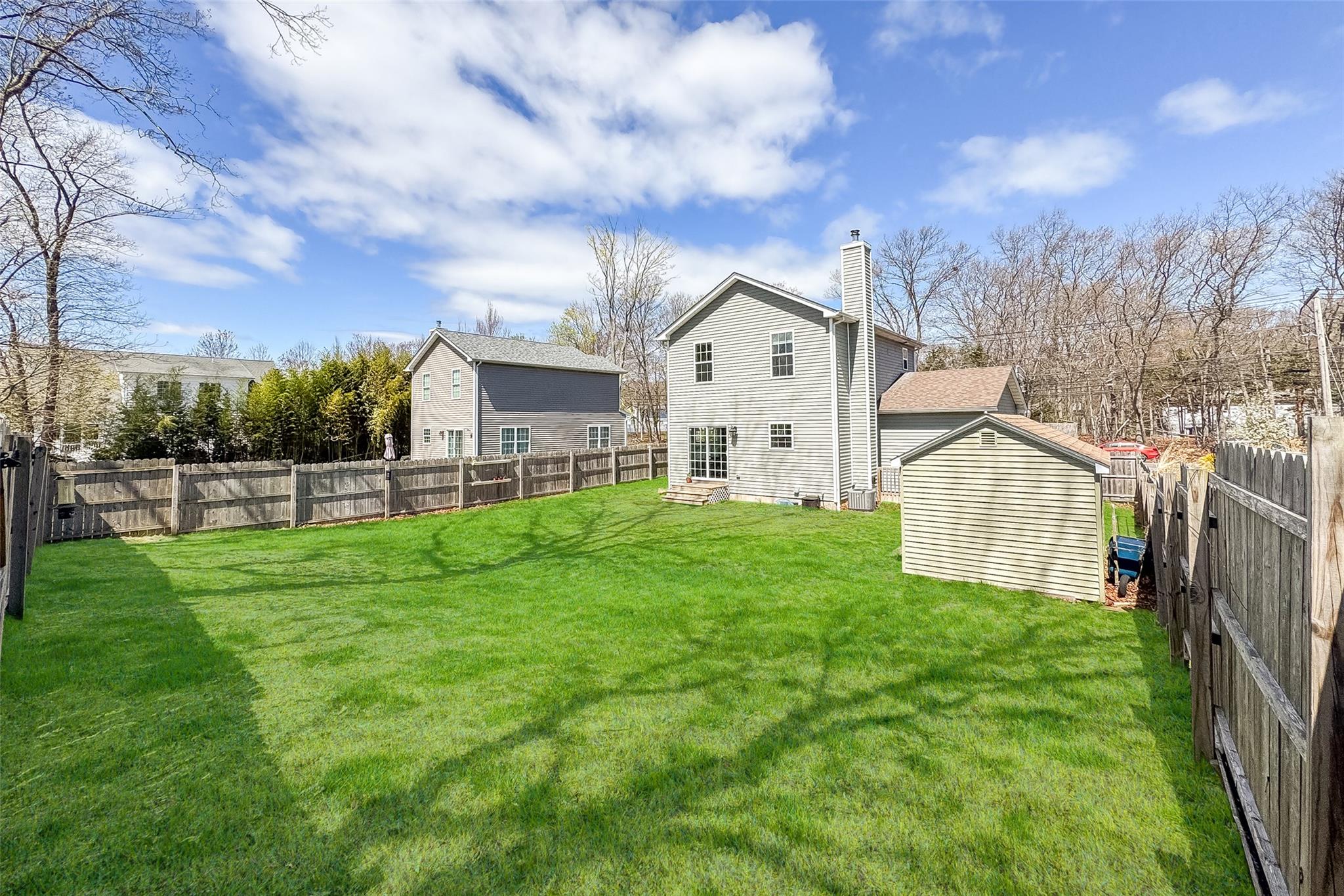 246 N Country Road, Port Jefferson, New York image 30