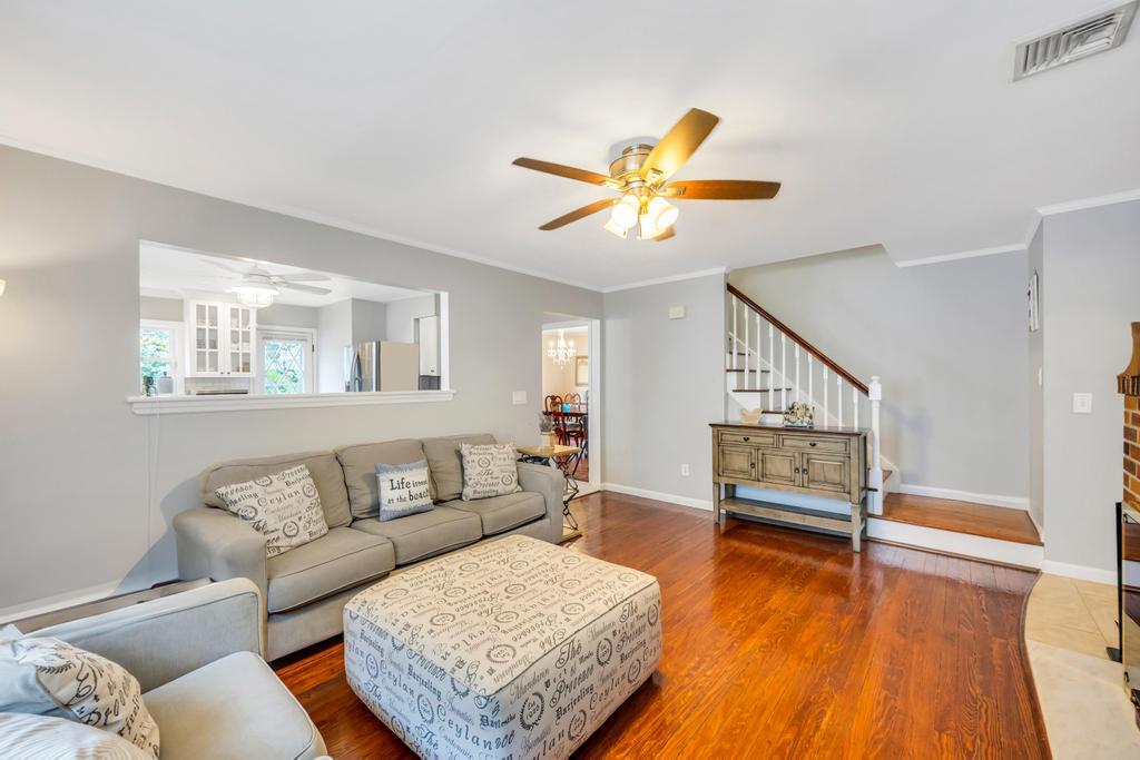 119 Floral Avenue, Bethpage, New York image 8