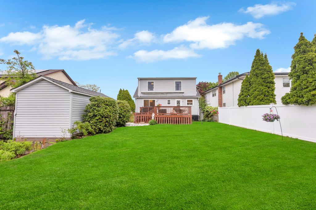 119 Floral Avenue, Bethpage, New York image 22