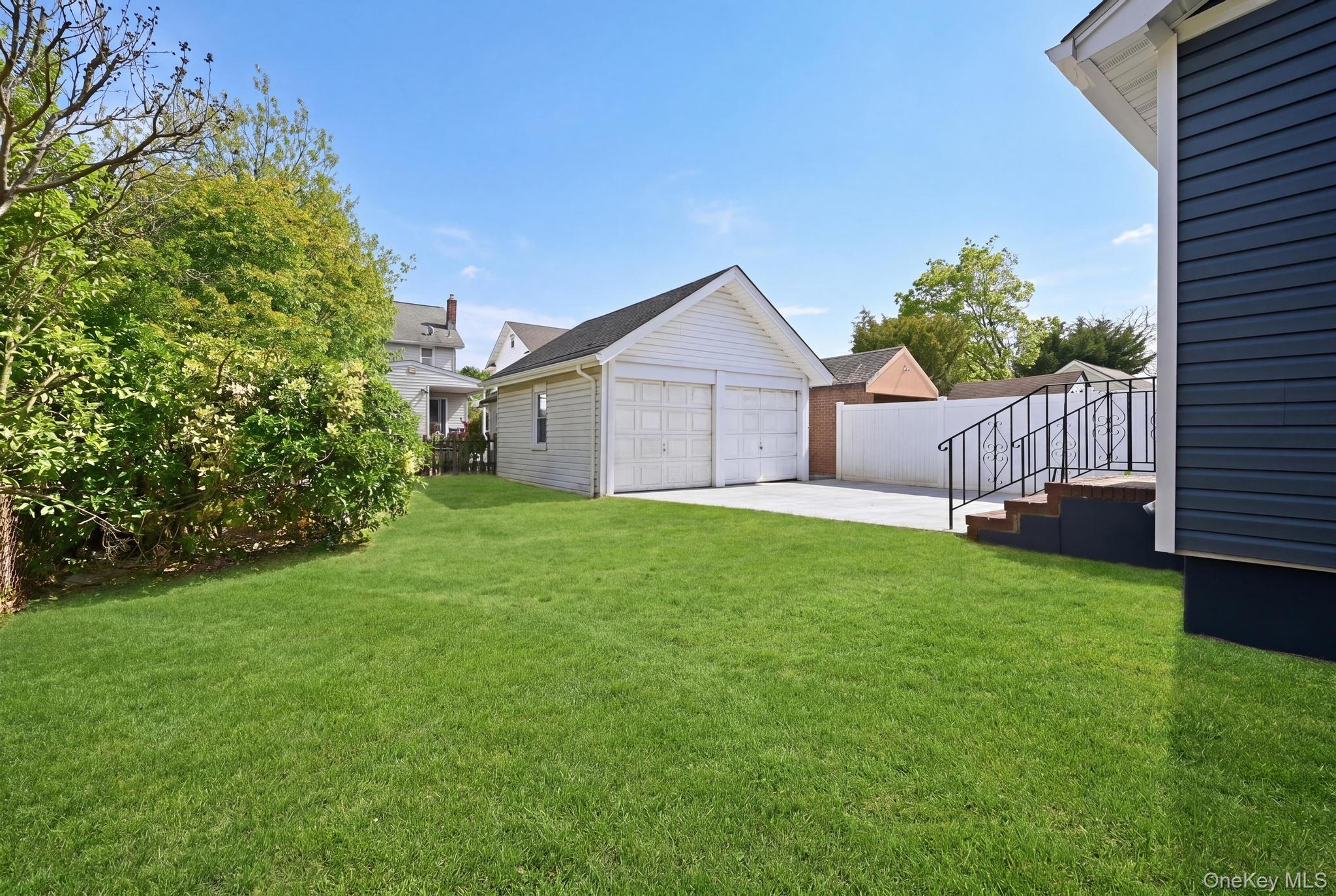 107 E Saint Marks Place