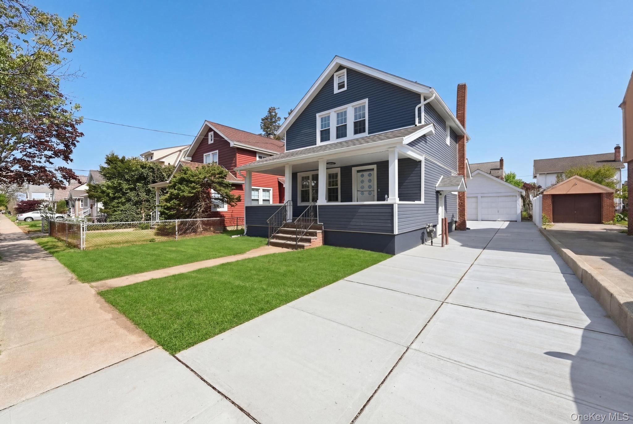 107 E Saint Marks Place