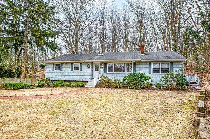 23 Pilgrim Drive, Port Jefferson, New York image 2