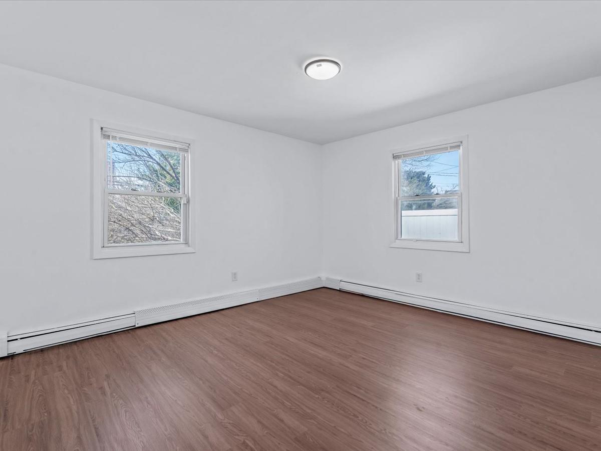 8 Gables Road, Hicksville, New York image 11