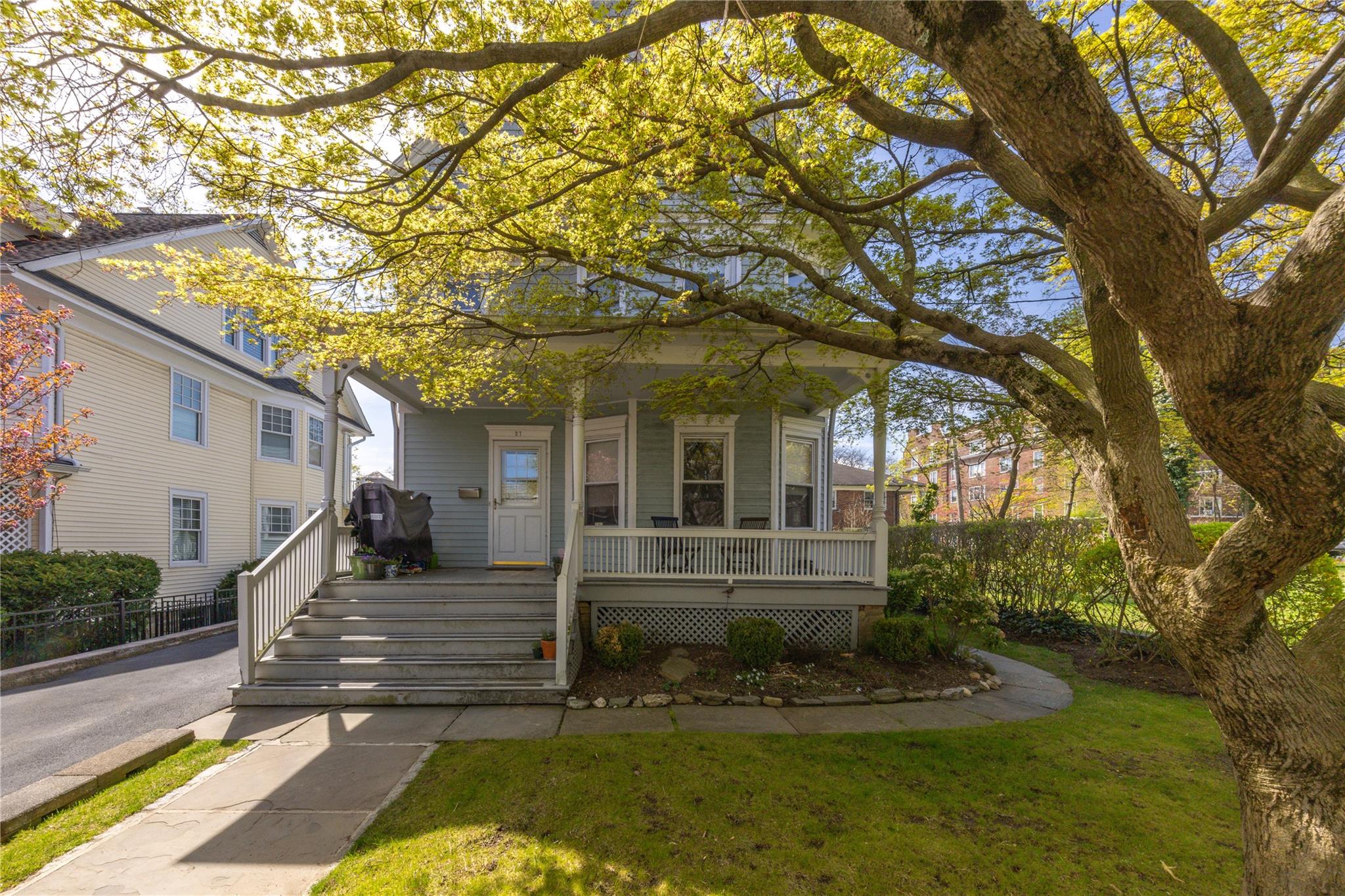 Rental Property at Meadow Avenue, Bronxville, New York - Bedrooms: 6 
Bathrooms: 3 
Rooms: 10  - $9,000 MO.