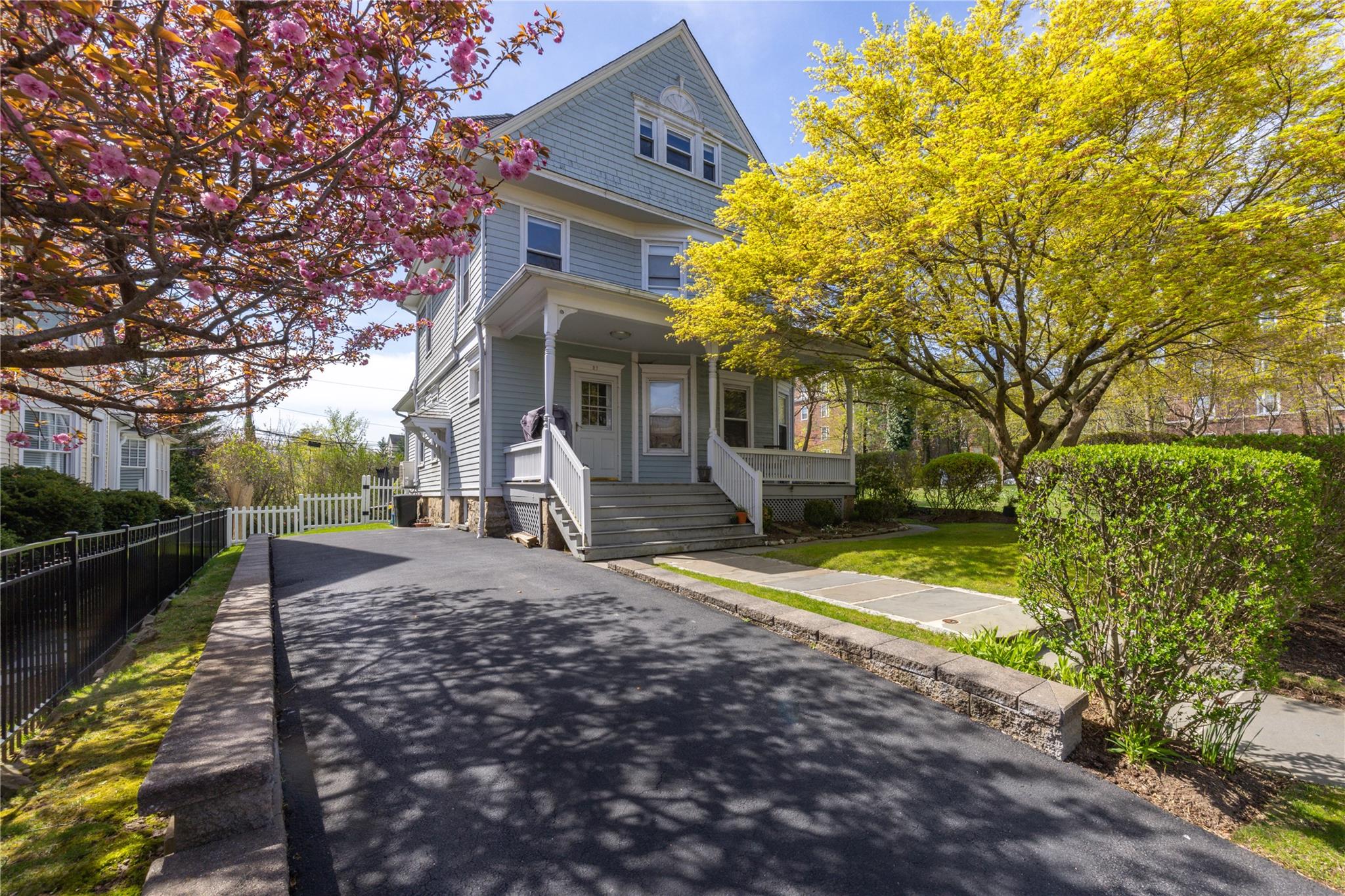 27 Meadow Avenue