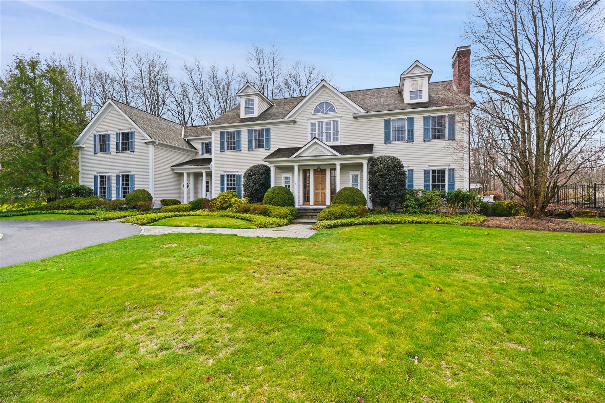 Miller Road, Pound Ridge, New York - 5 Bedrooms  
6 Bathrooms  
14 Rooms - 