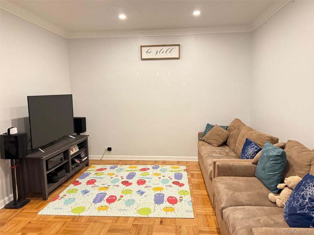 Photo of 6740 Yellowstone Boulevard #2O, Forest Hills, NY 11375 (MLS # 980058)