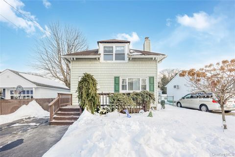 32 Sunset Avenue Farmingdale NY 11735