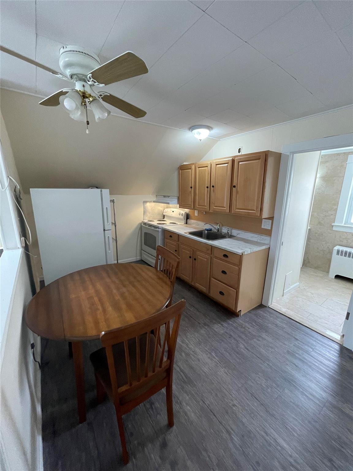 Patchogue, New York 11772, United States, 1 Bedroom Bedrooms, ,1 BathroomBathrooms,Residential,Active,78712