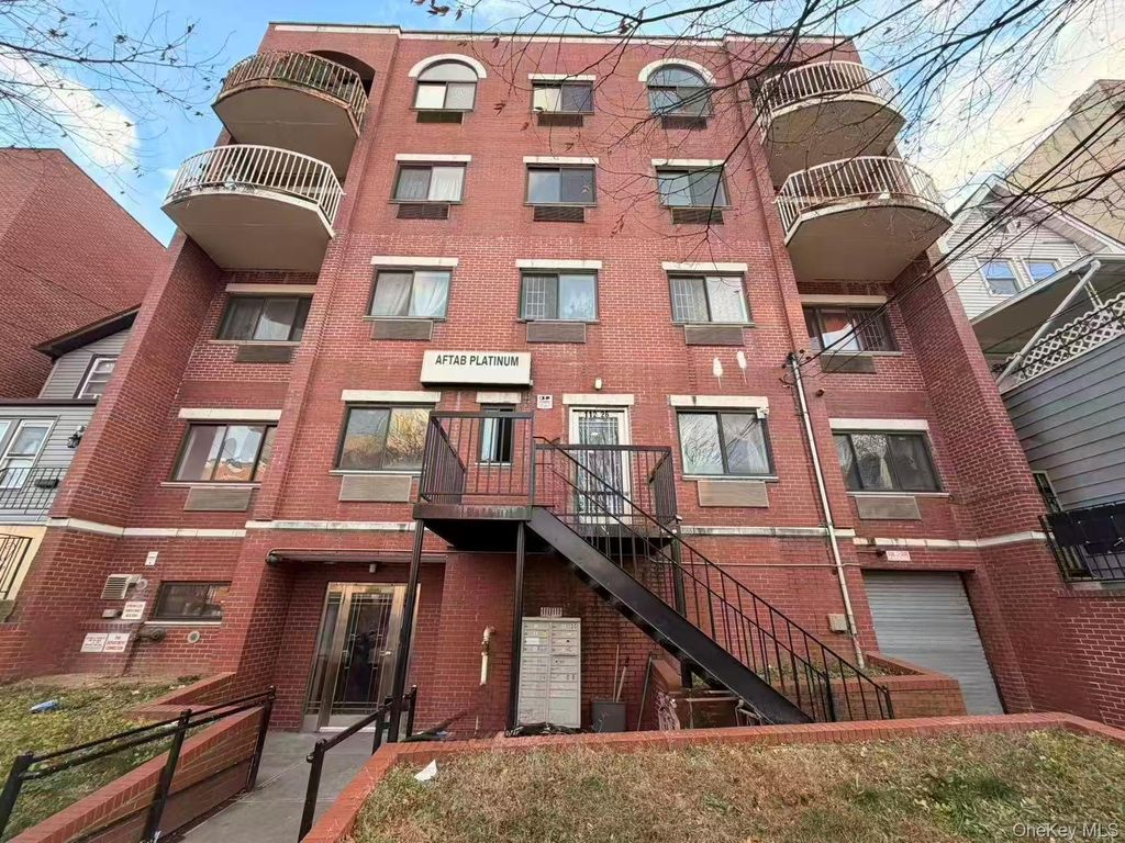 Photo of 112-26 38th Avenue #4B, Corona, NY 11368 (MLS # 939074)