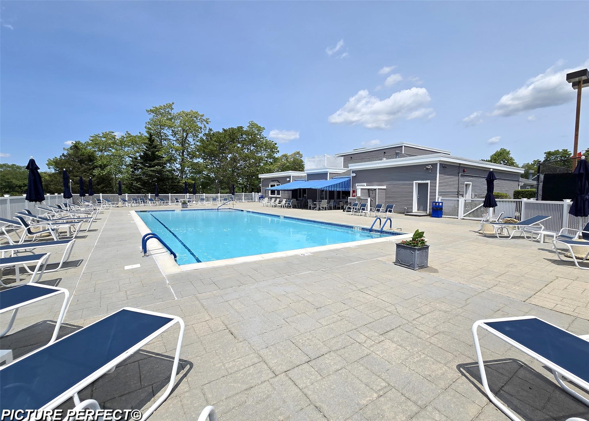 497 Oak Bluff Court, Moriches, New York image 22