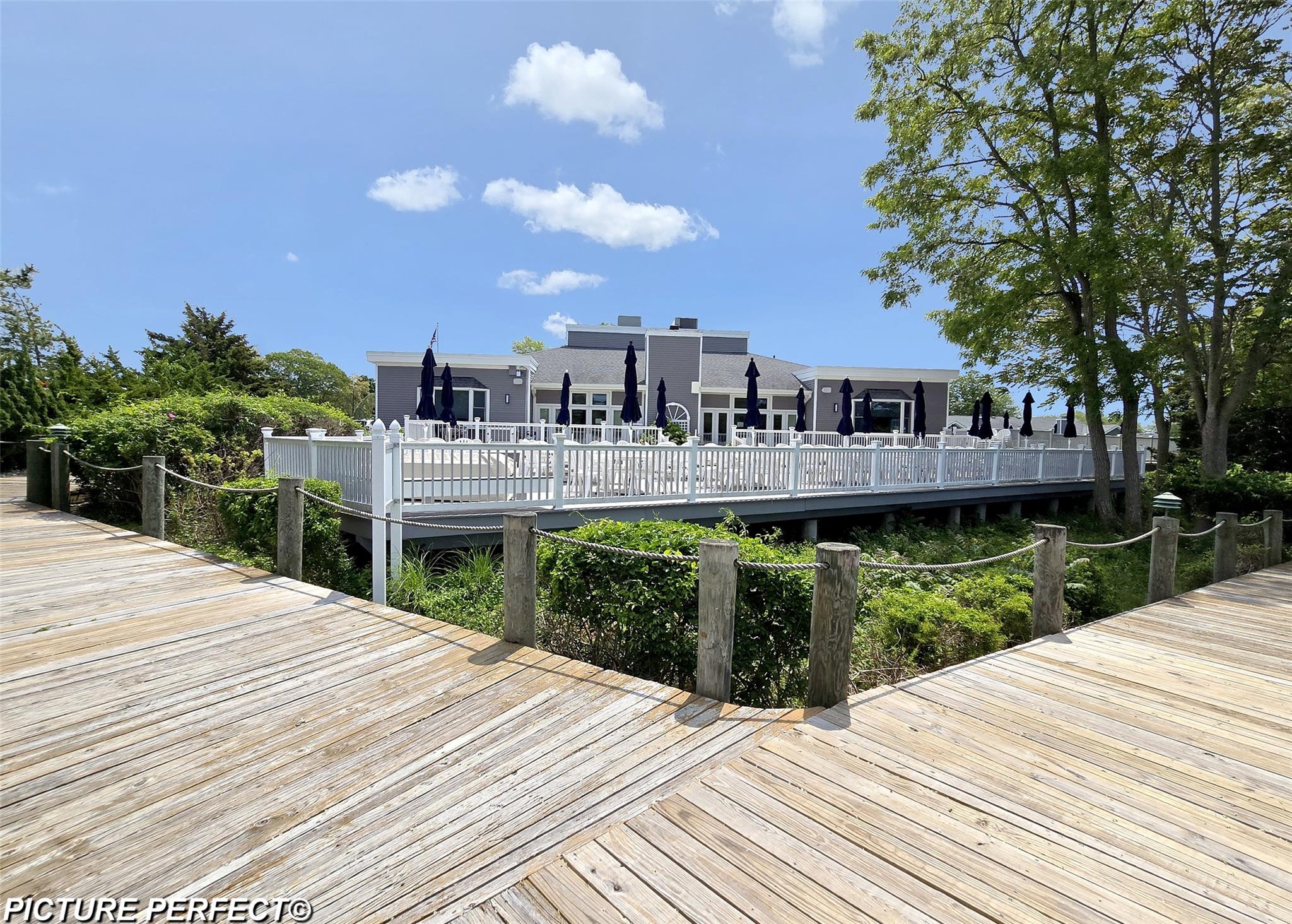 497 Oak Bluff Court, Moriches, New York image 24
