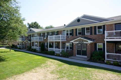 1355 Roanoke Avenue 9A Riverhead NY 11901