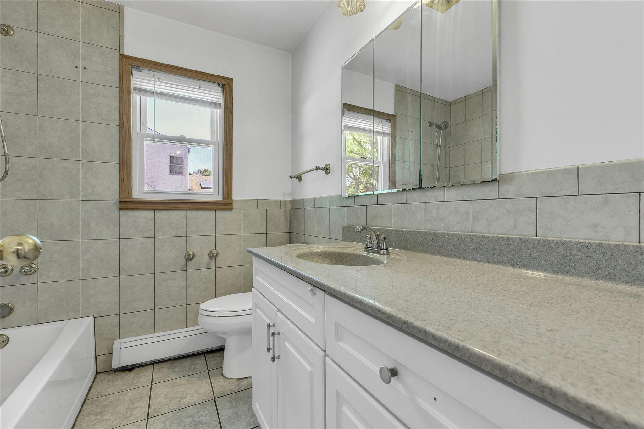 4 Lowell Avenue, Greenlawn, New York image 15