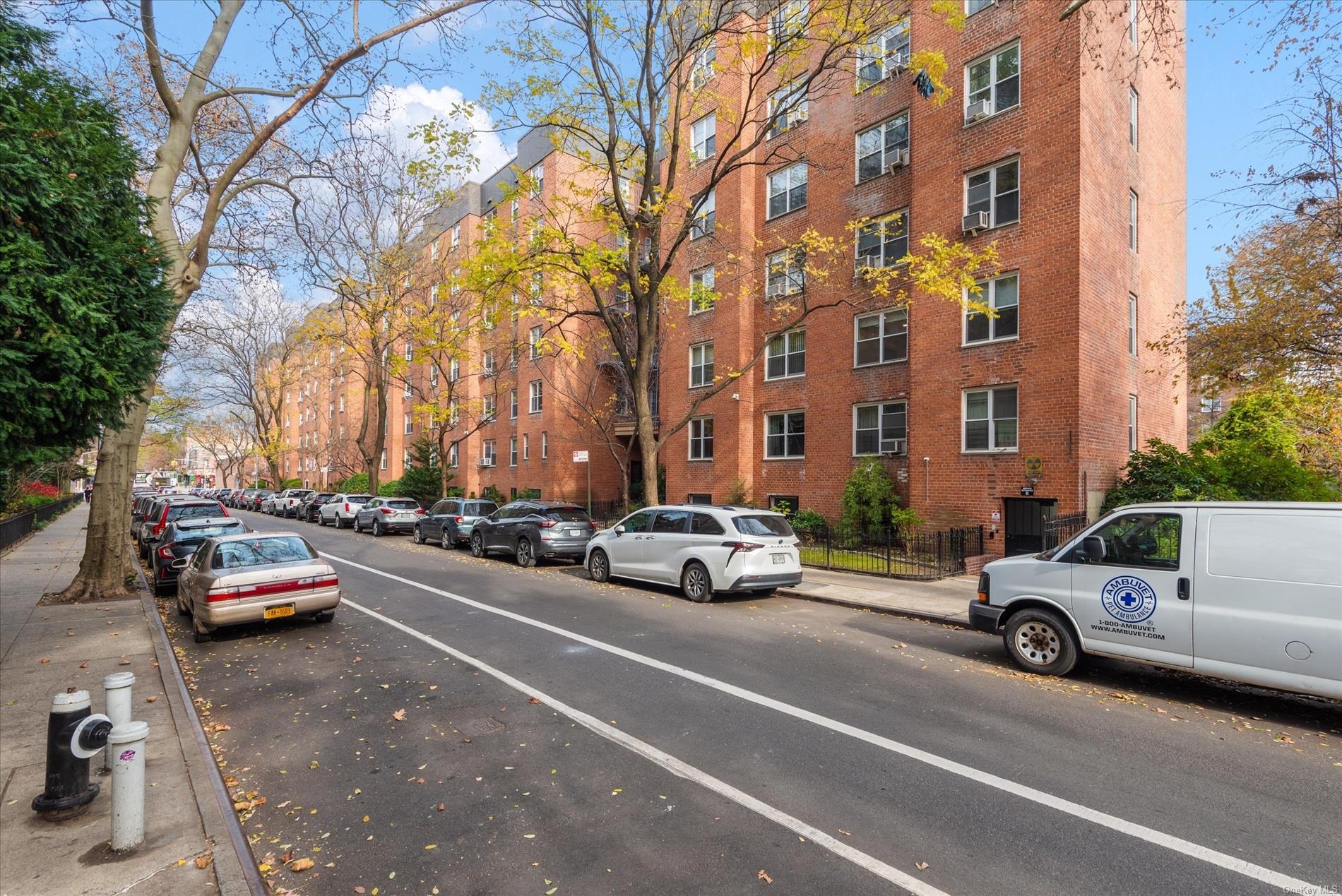 33-35 81 Street #4A, Jackson Heights, New York image 1