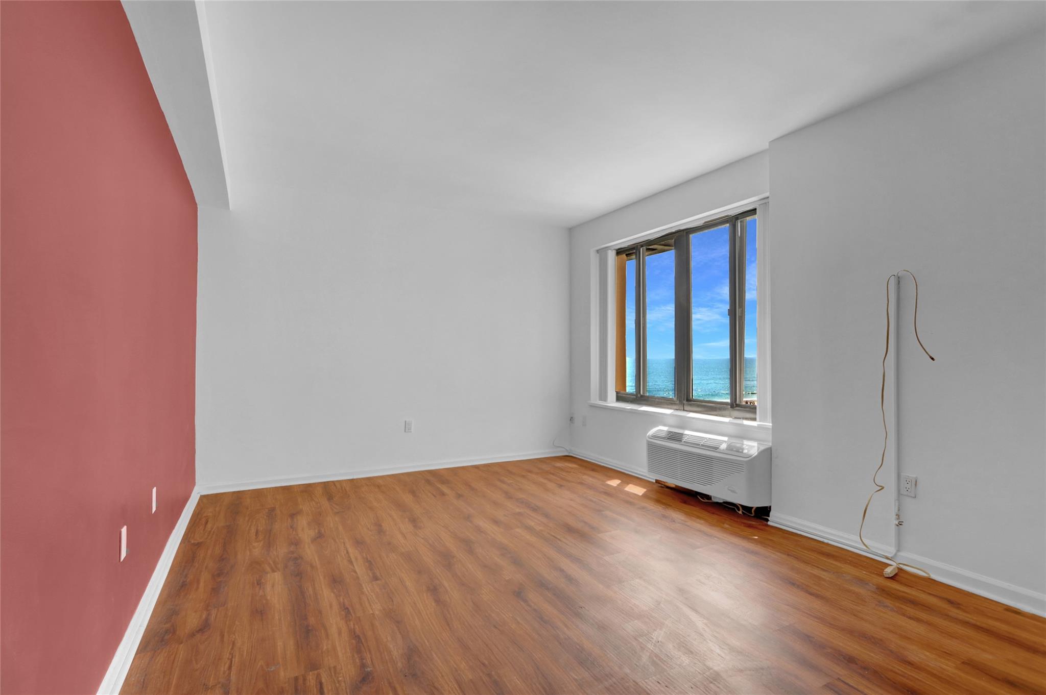 Long Beach, New York 11561, United States, 1 Bedroom Bedrooms, ,2 BathroomsBathrooms,Residential,Active,142485