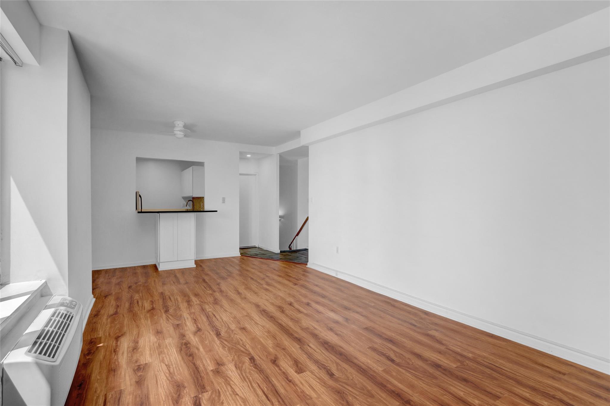 Long Beach, New York 11561, United States, 1 Bedroom Bedrooms, ,2 BathroomsBathrooms,Residential,Active,142485