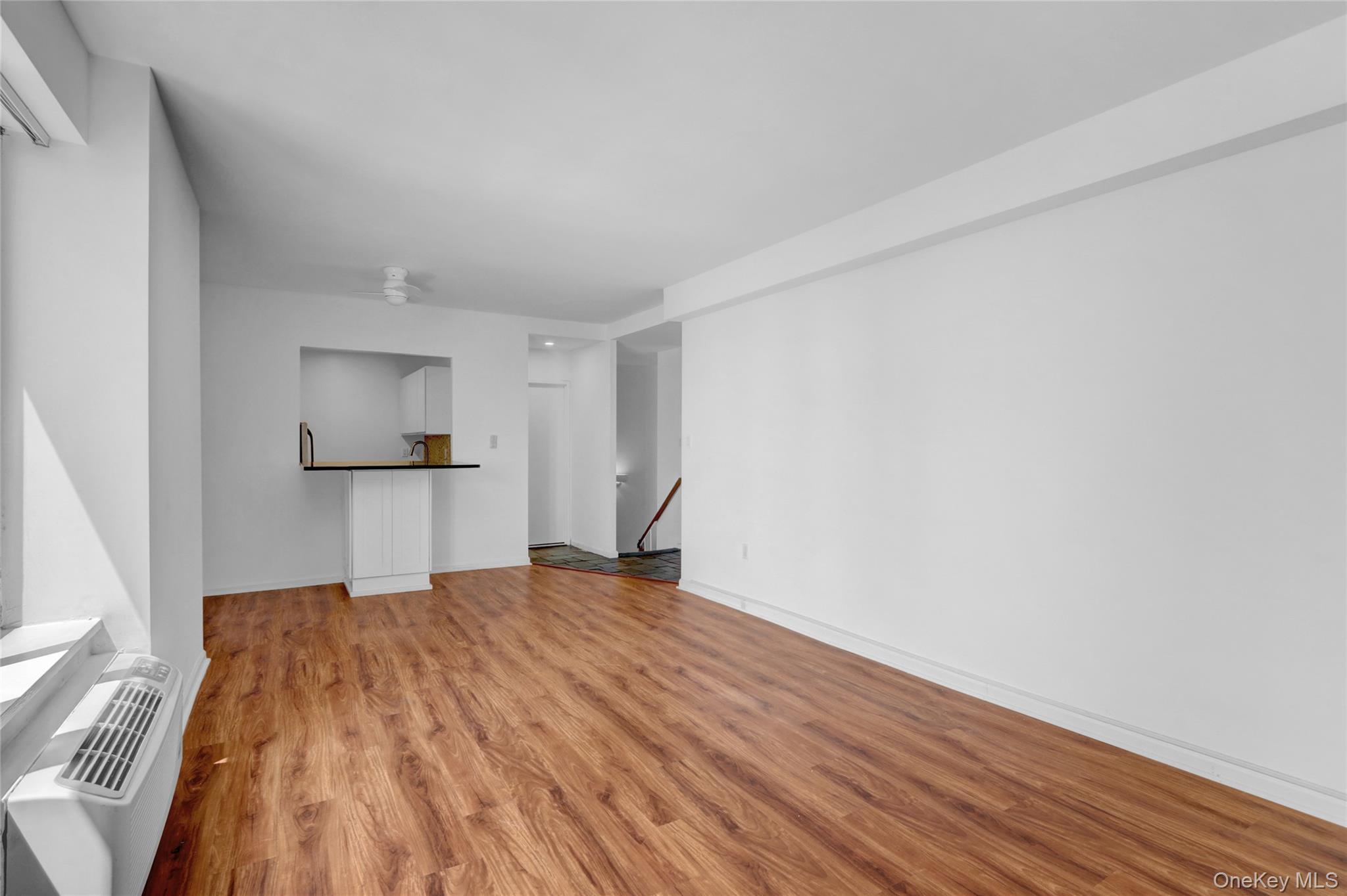 Long Beach, New York 11561, United States, 1 Bedroom Bedrooms, ,2 BathroomsBathrooms,Residential,Active,142485