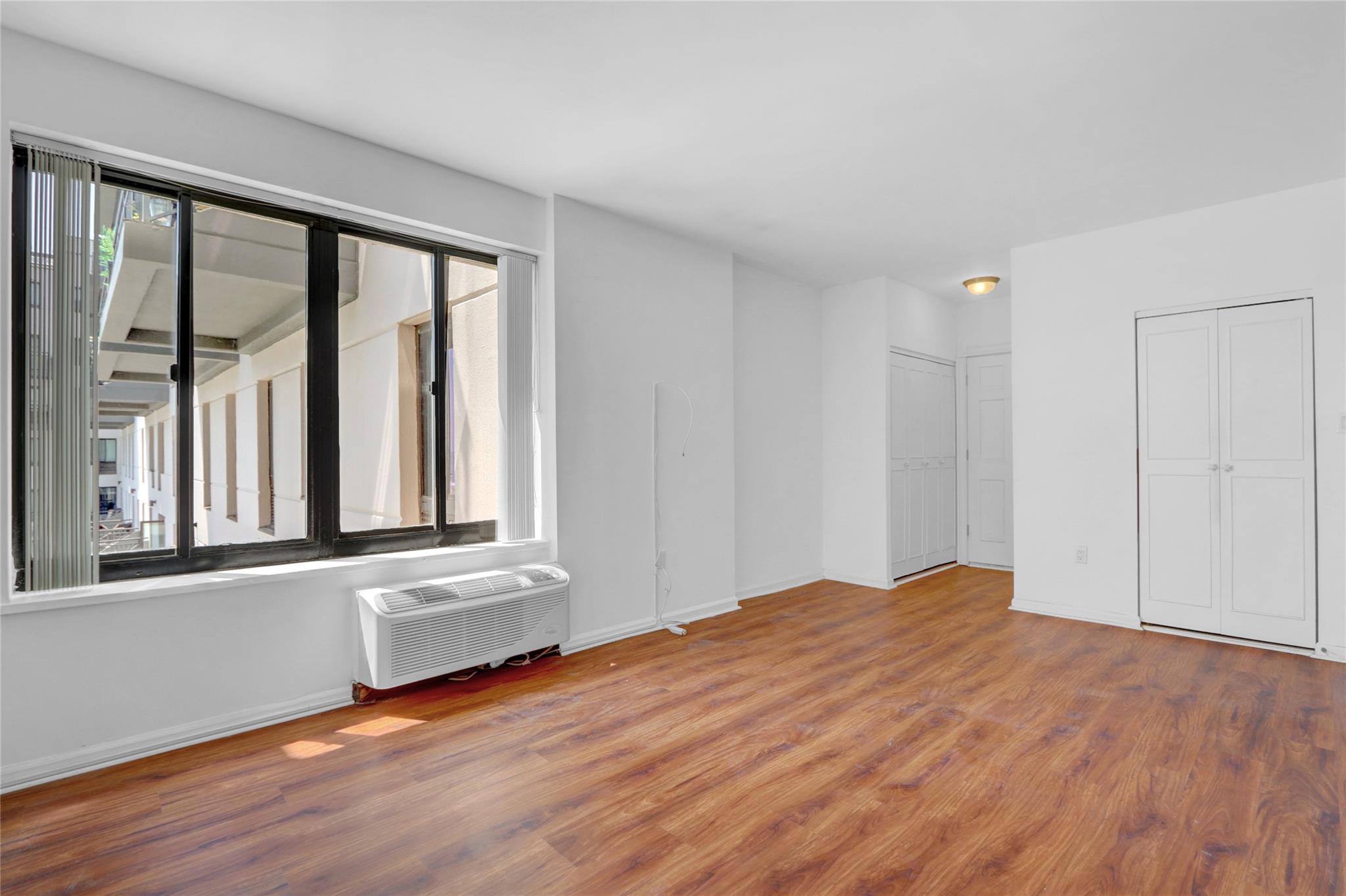 Long Beach, New York 11561, United States, 1 Bedroom Bedrooms, ,2 BathroomsBathrooms,Residential,Active,142485