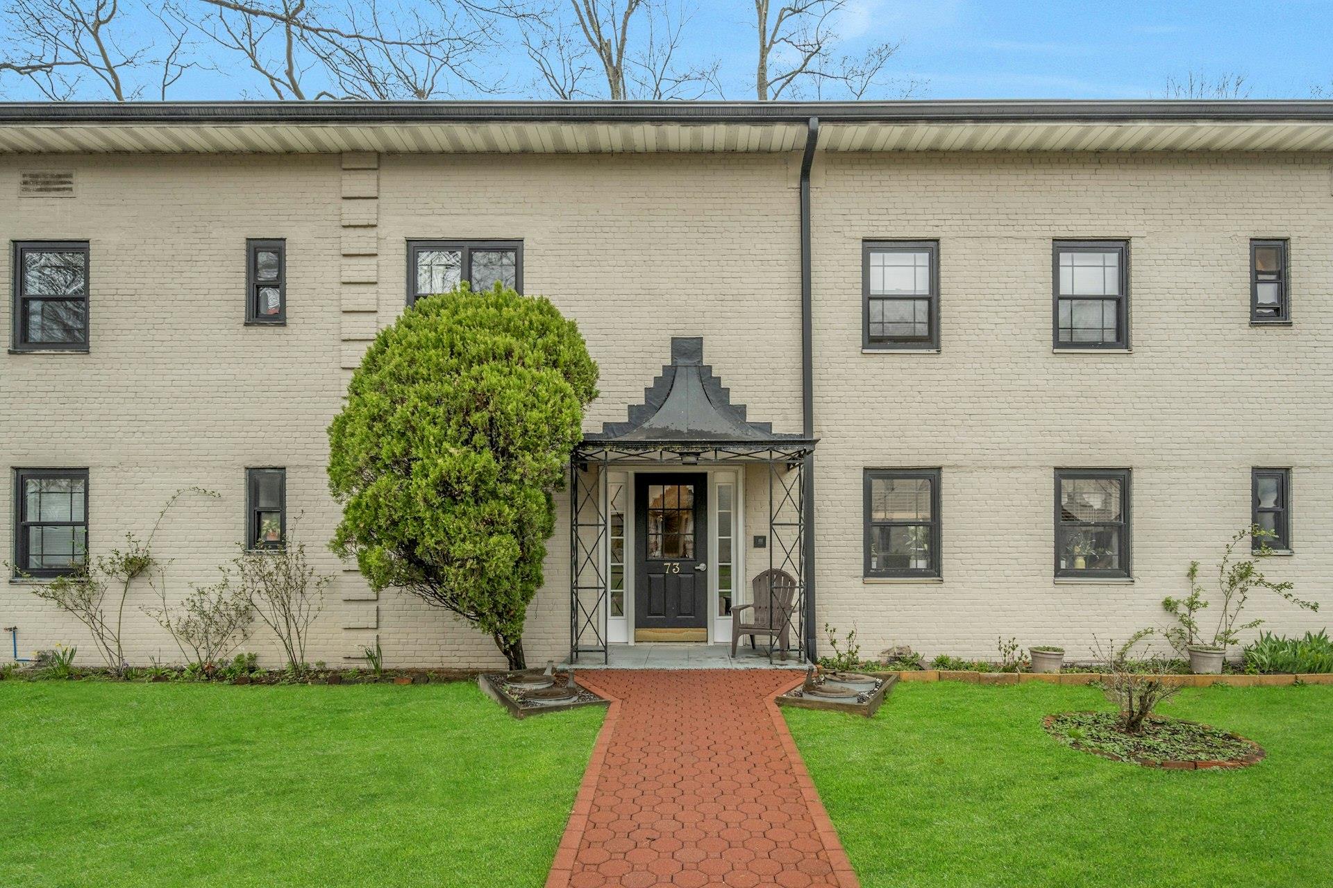 73 Manchester Road #A-22, Eastchester, New York image 1