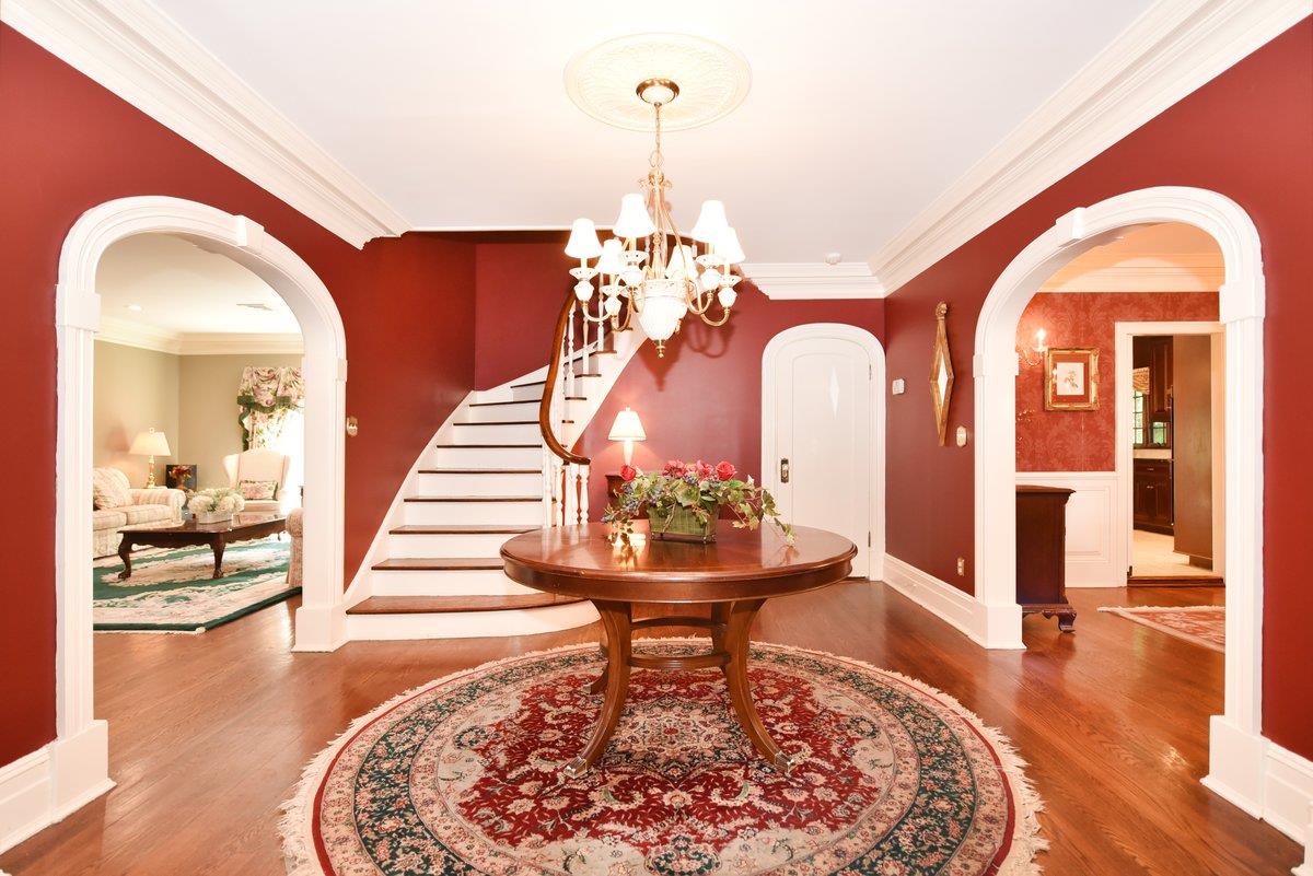 174 Nassau Boulevard, Garden City, New York image 6