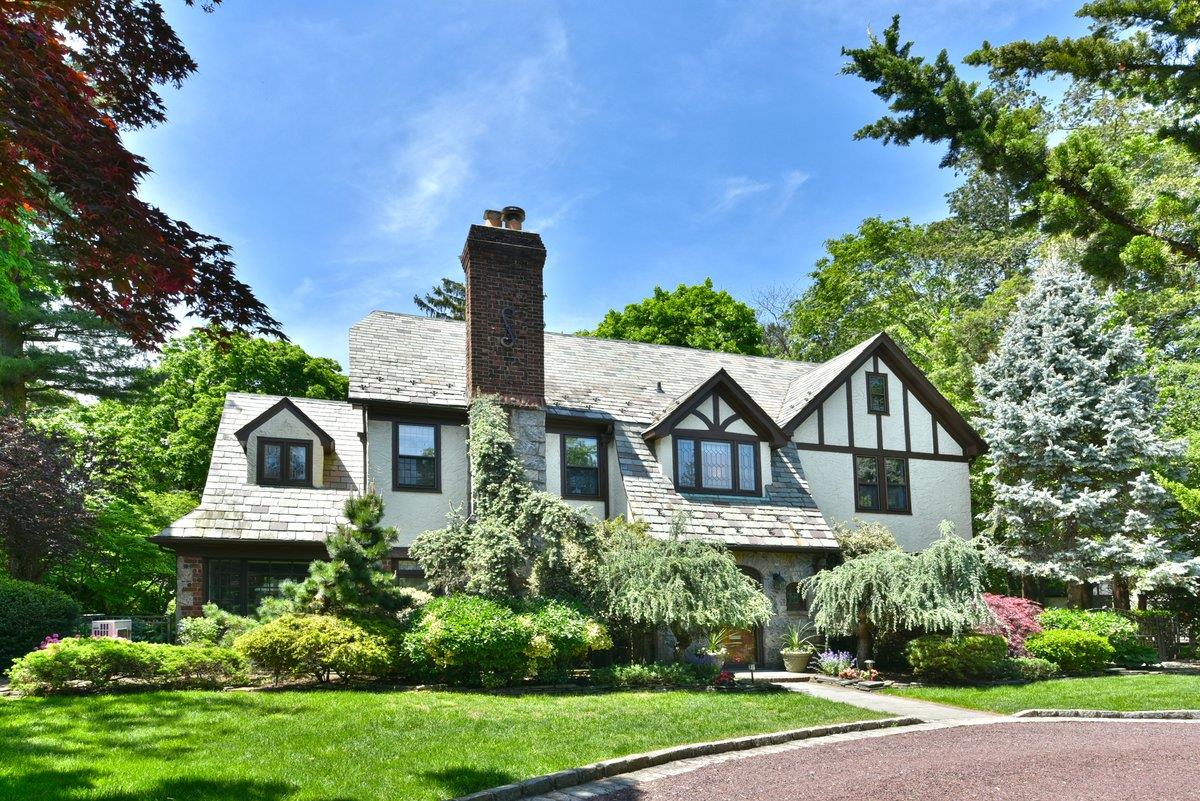 174 Nassau Boulevard