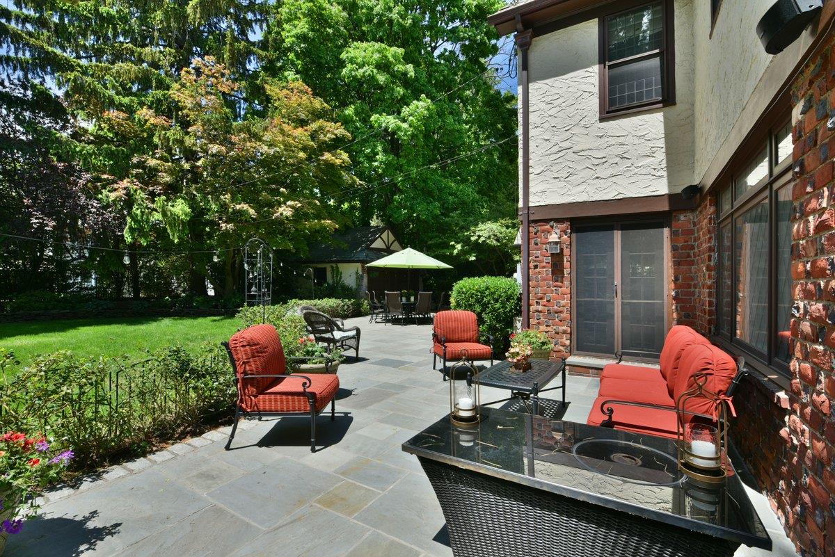 174 Nassau Boulevard, Garden City, New York image 41