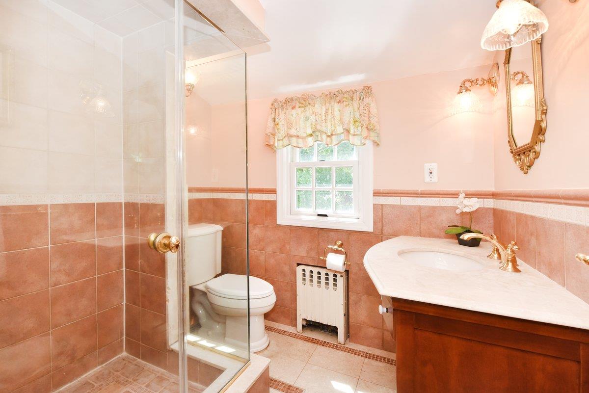 174 Nassau Boulevard, Garden City, New York image 33