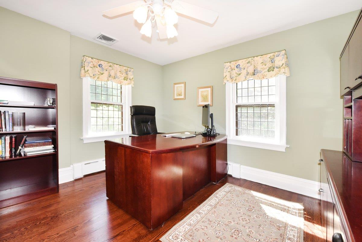 174 Nassau Boulevard, Garden City, New York image 28