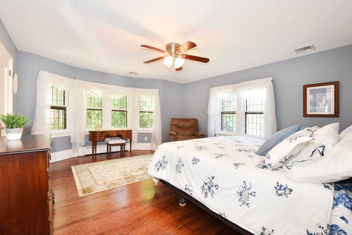 174 Nassau Boulevard, Garden City, New York image 24