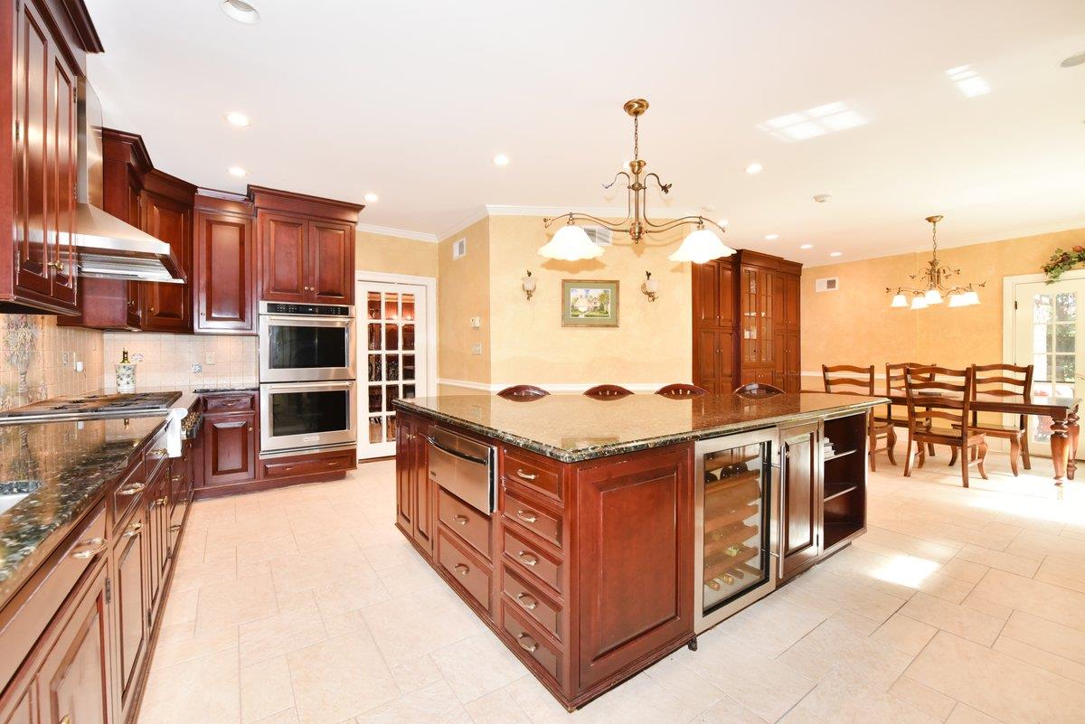 174 Nassau Boulevard, Garden City, New York image 12