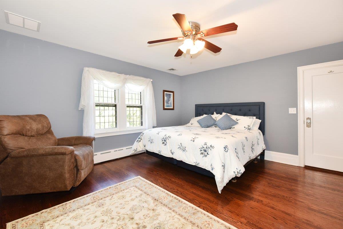 174 Nassau Boulevard, Garden City, New York image 25