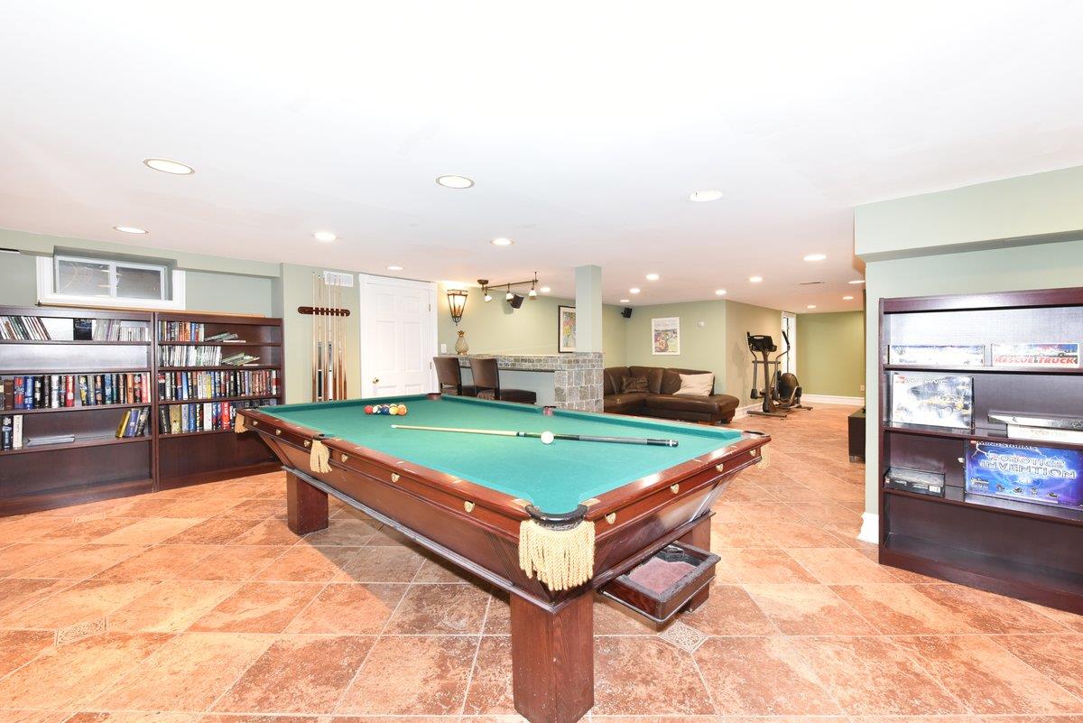 174 Nassau Boulevard, Garden City, New York image 35