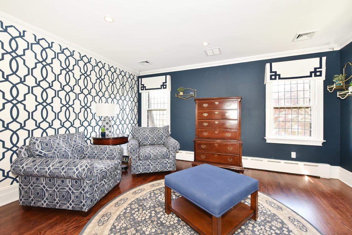 174 Nassau Boulevard, Garden City, New York image 21
