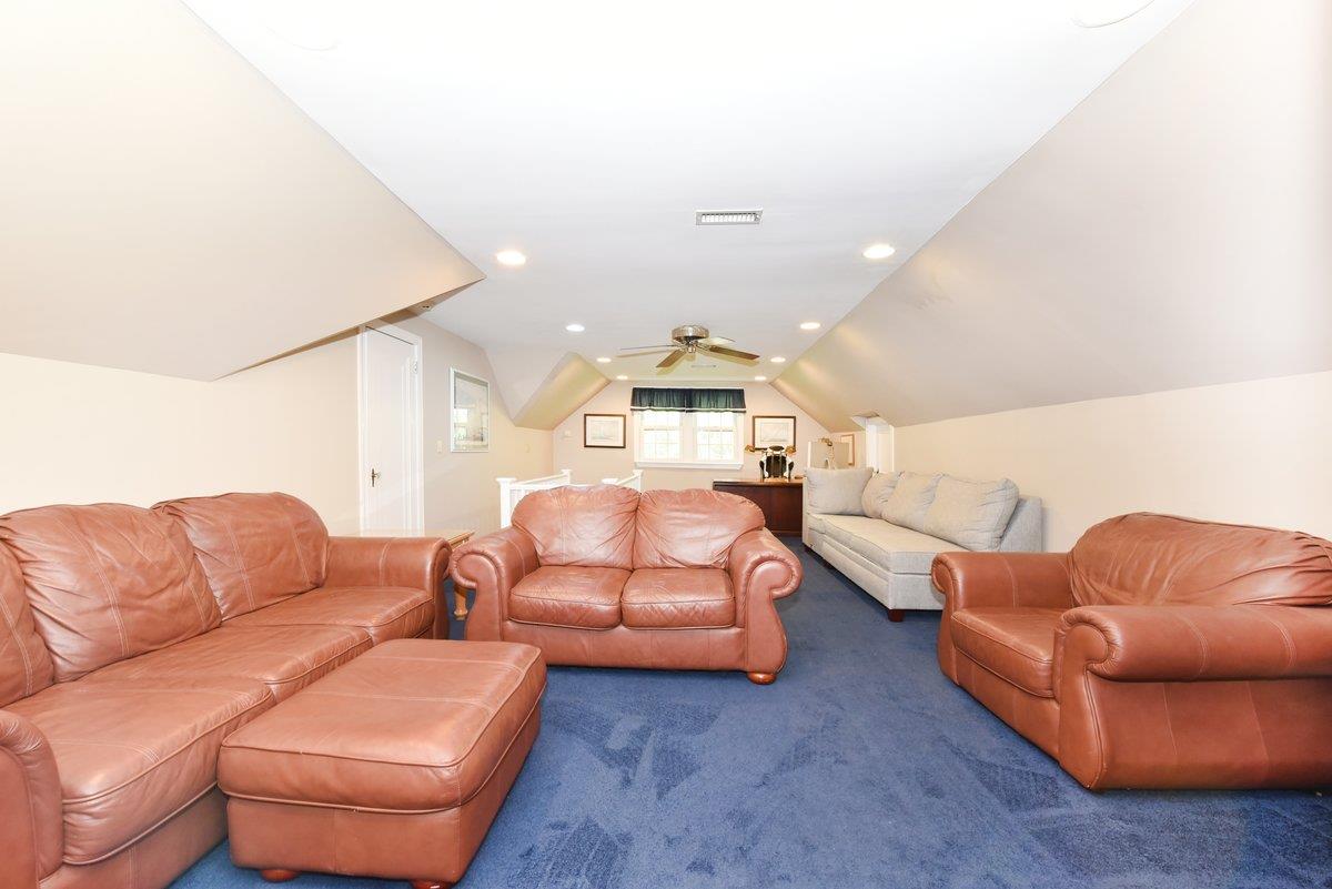 174 Nassau Boulevard, Garden City, New York image 31