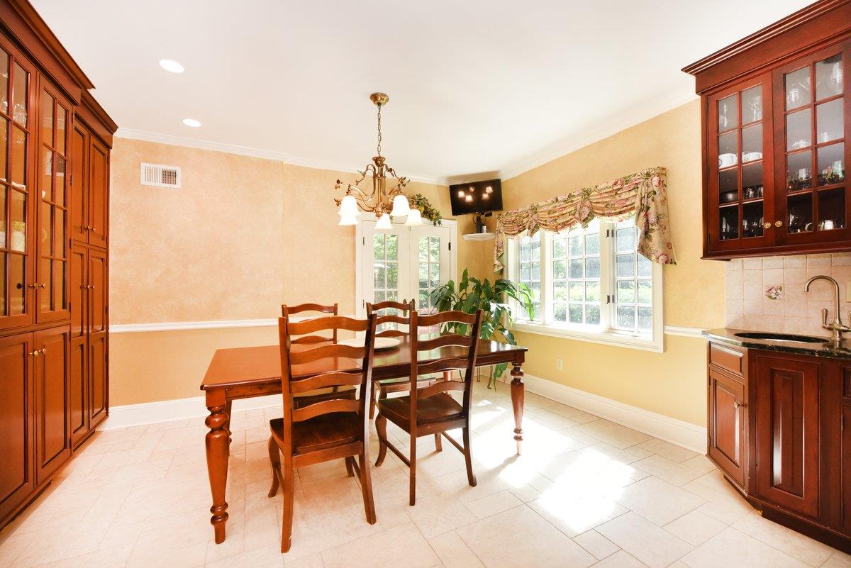 174 Nassau Boulevard, Garden City, New York image 15