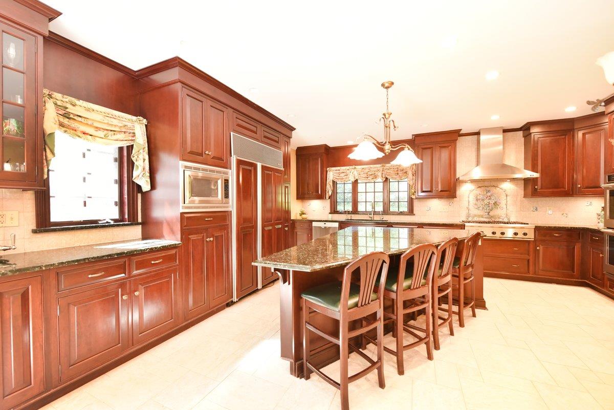 174 Nassau Boulevard, Garden City, New York image 13