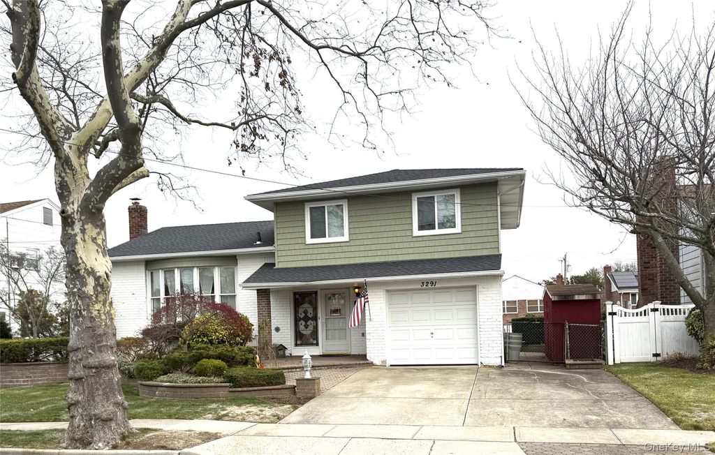 Photo of 3291 Wolfson Drive, Baldwin, NY 11510 (MLS # 945870)