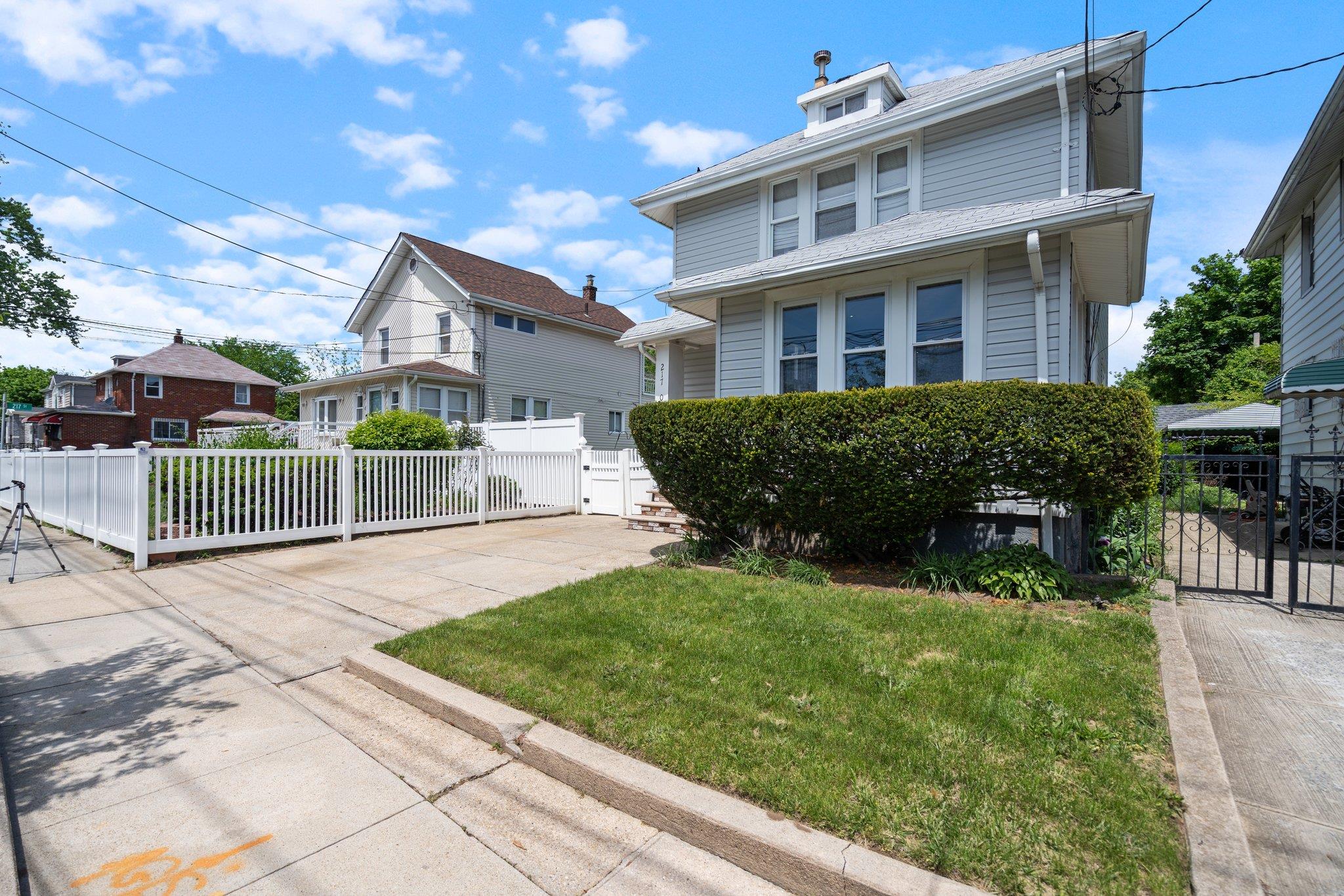 217-07 131st Avenue, Springfield Gardens, New York image 3