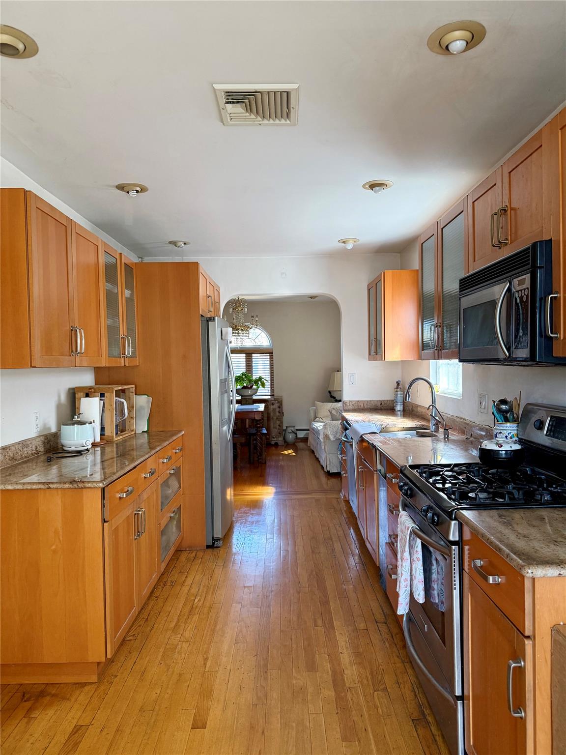 5 Garfield Place, Roslyn Heights, New York image 10