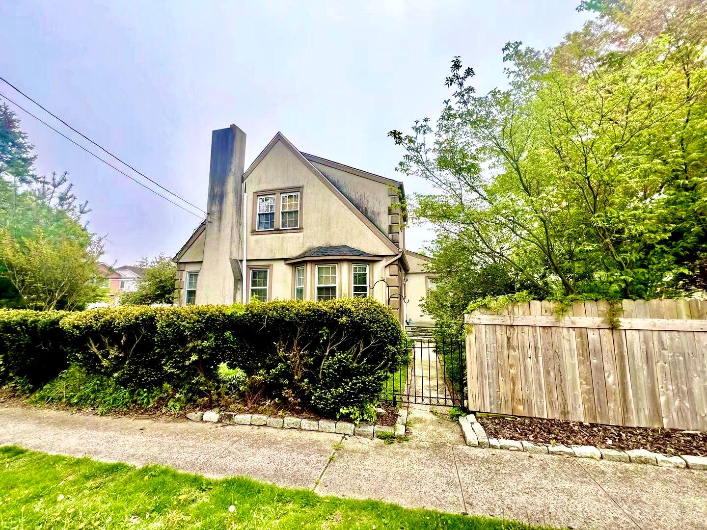 5 Garfield Place, North Hempstead, New York image 2