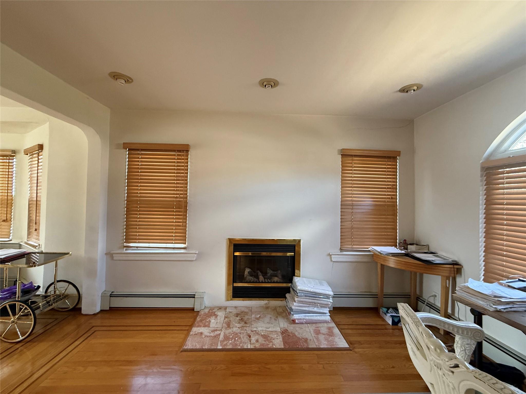 5 Garfield Place, Roslyn Heights, New York image 5