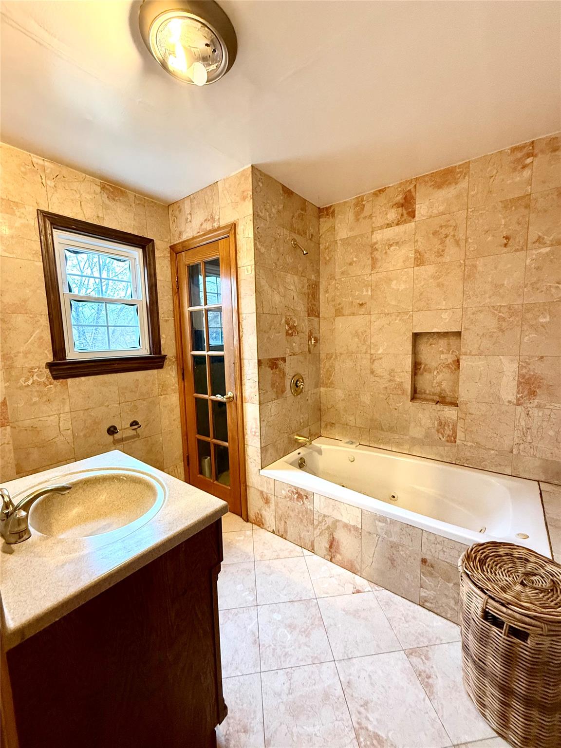 5 Garfield Place, Roslyn Heights, New York image 11