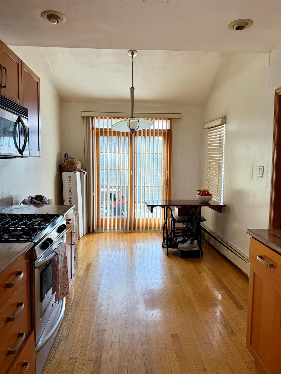 5 Garfield Place, Roslyn Heights, New York image 6
