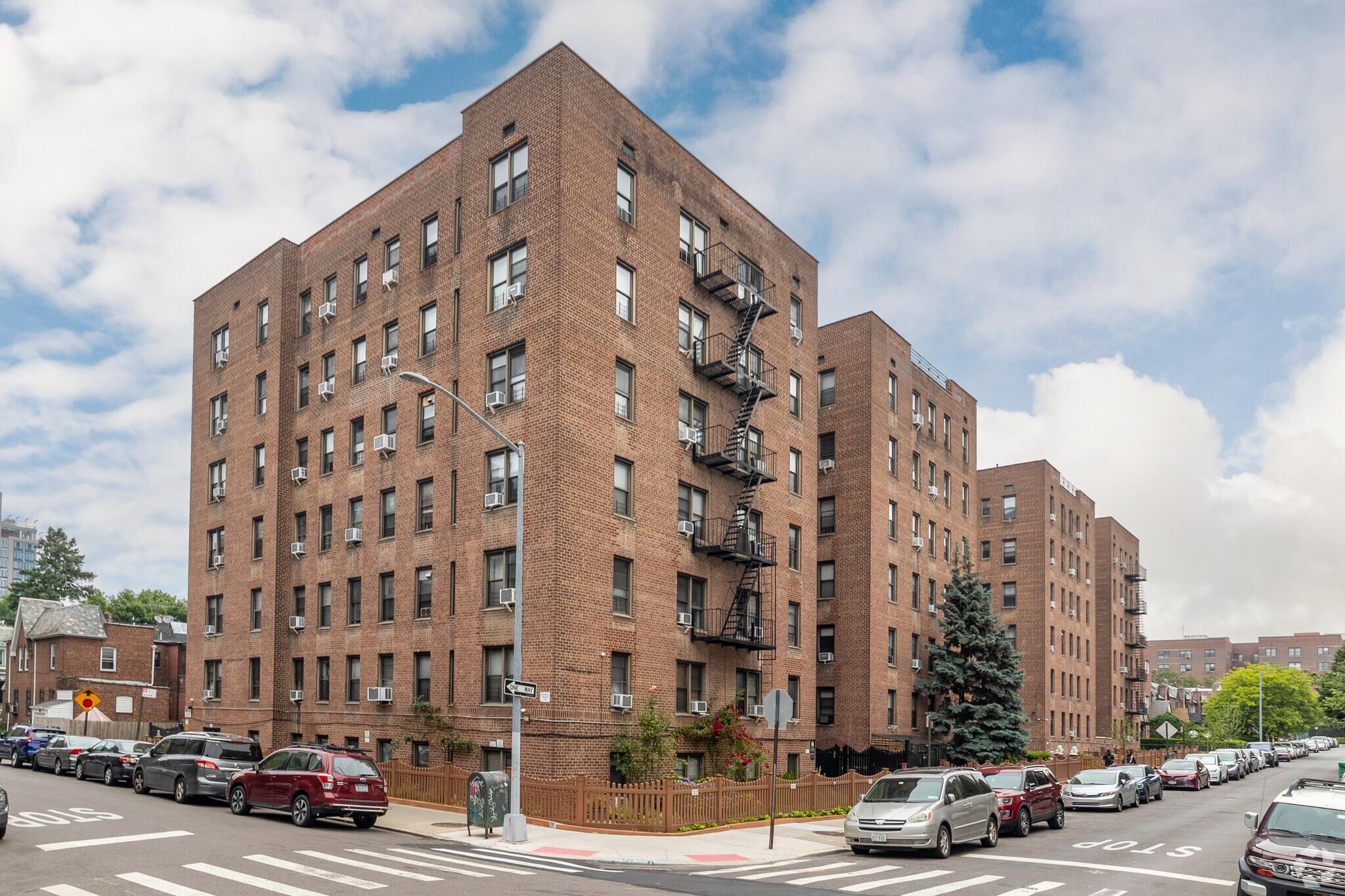 6615 Wetherole Street Street #B19, Rego Park, New York image 17