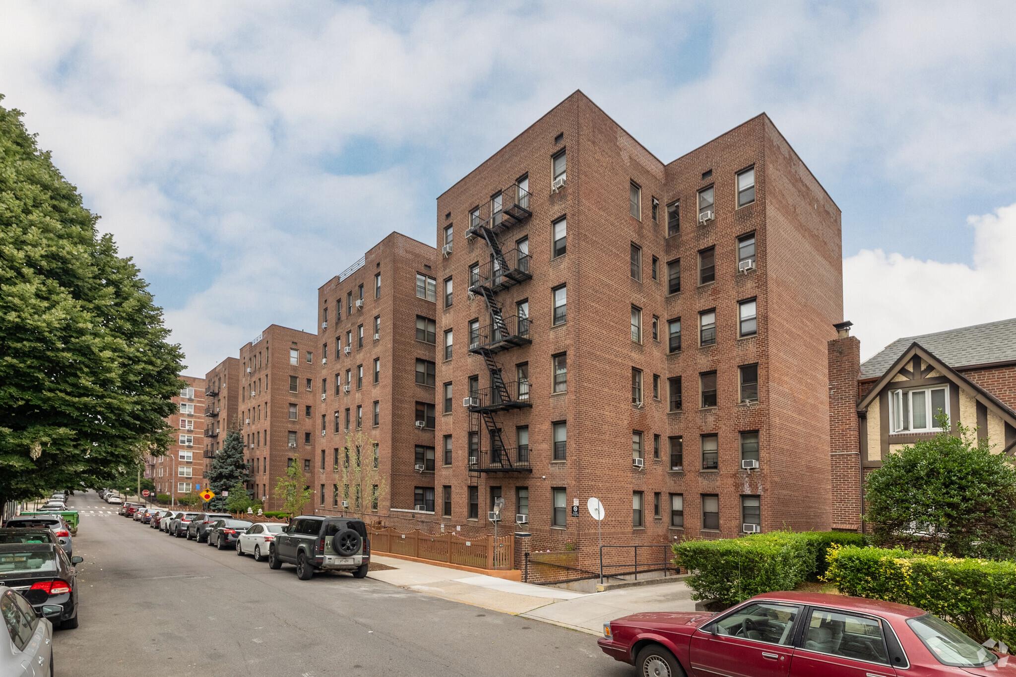 6615 Wetherole Street Street #B19, Rego Park, New York image 18